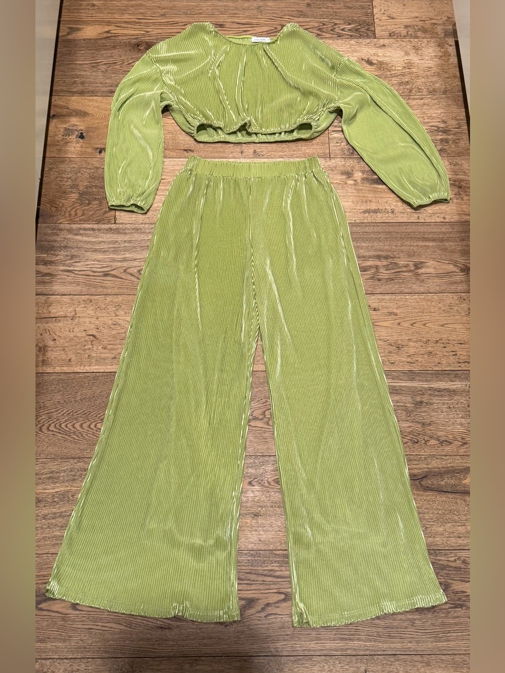 New 12th TRIBE lime/chartreuse plissé pleated two-piece matching set - small